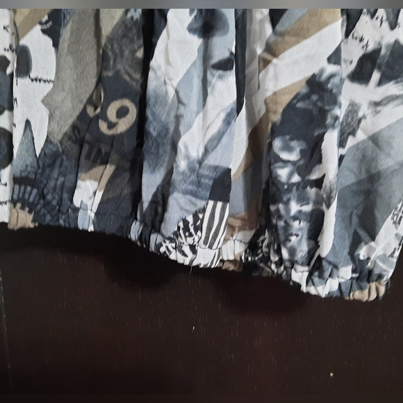 Color Story Abstract Sheer Tunic Vest - Picture 6 of 10
